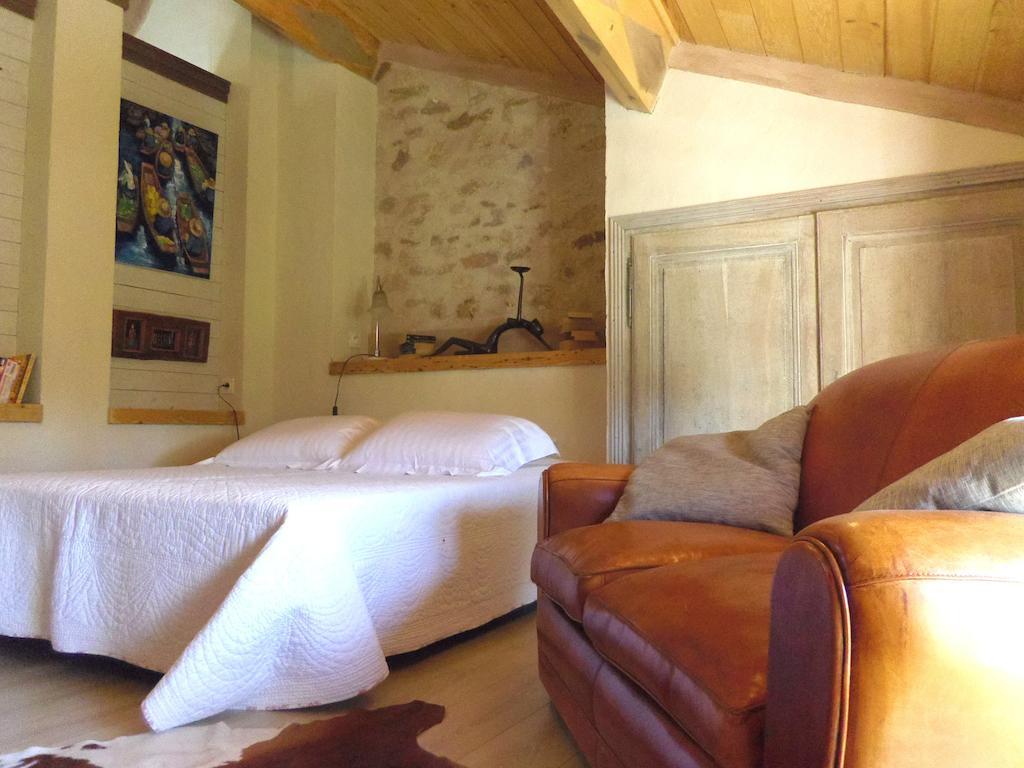 Bed and Breakfast Place Des Nobles Cuiseaux Zimmer foto